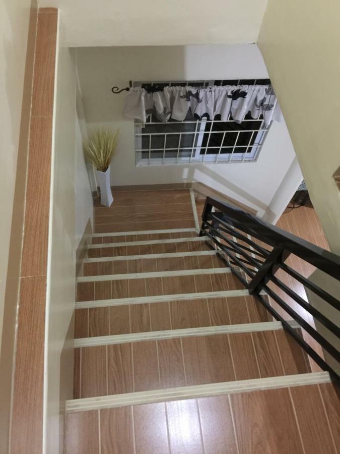 Estilo Apartment 2-Storey Clarin  Экстерьер фото